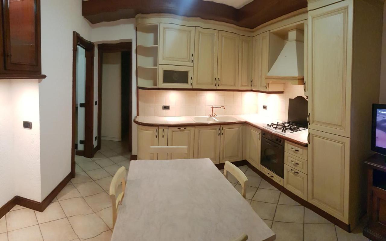 Via Sacco Appartement Aosta Buitenkant foto